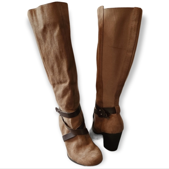 7 Wide Calf Torrid Tan Heeled Knee Boots - Picture 2 of 5